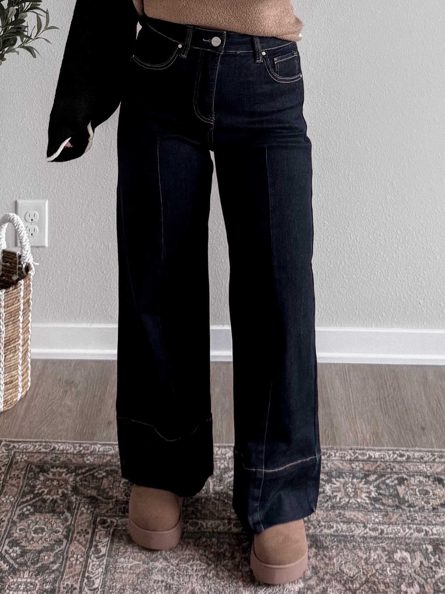 Eve High Rise Wide Leg Crop Jean / Dark Wash