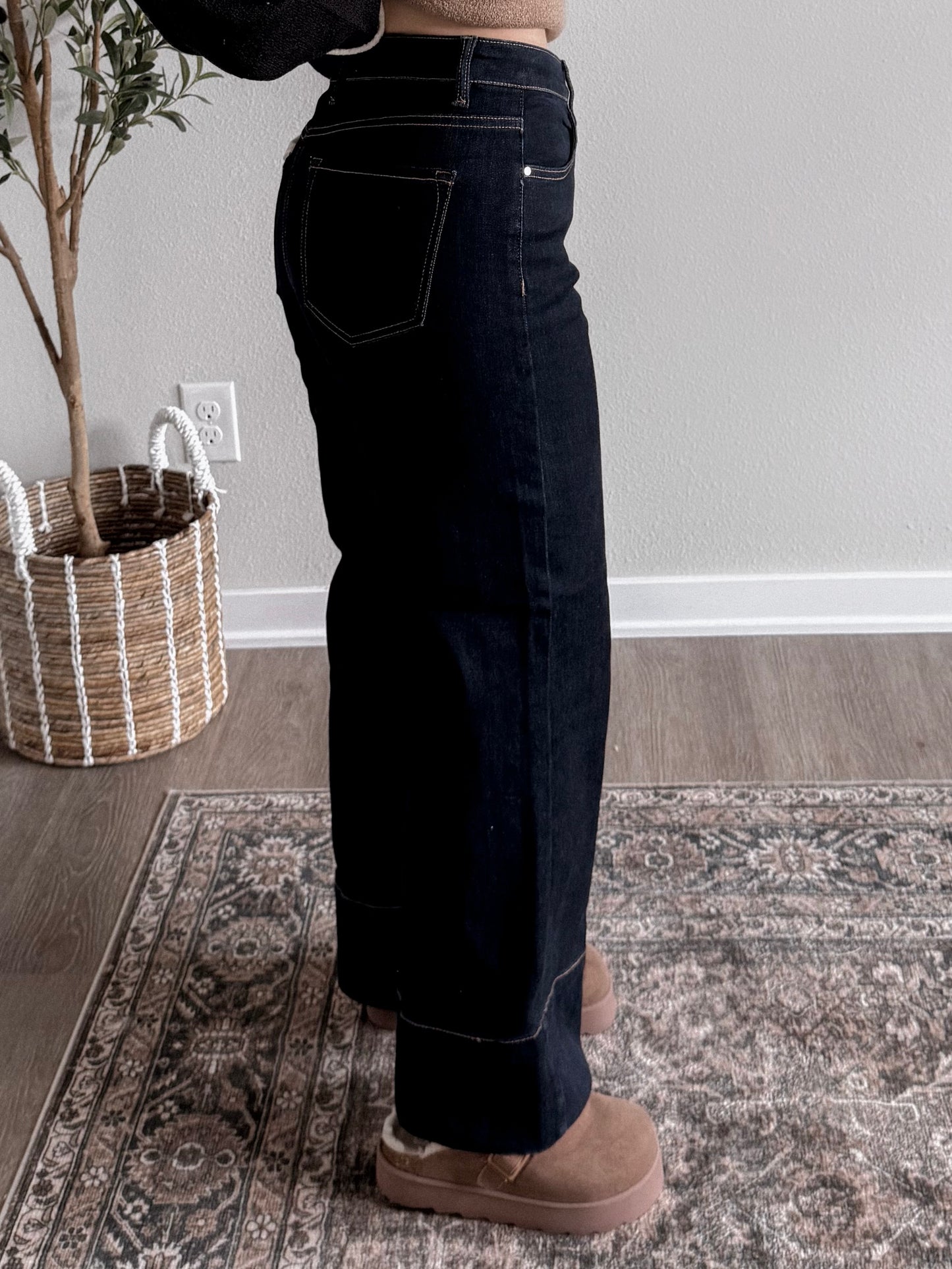 Eve High Rise Wide Leg Crop Jean / Dark Wash