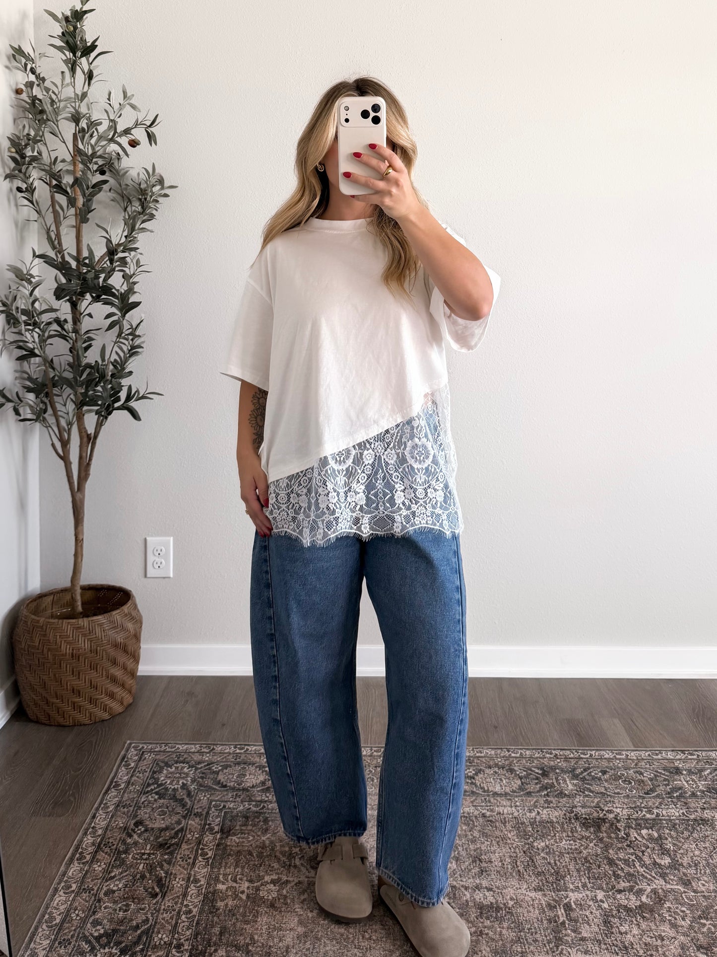 Chestnut Hill Lace Hem Tee / White