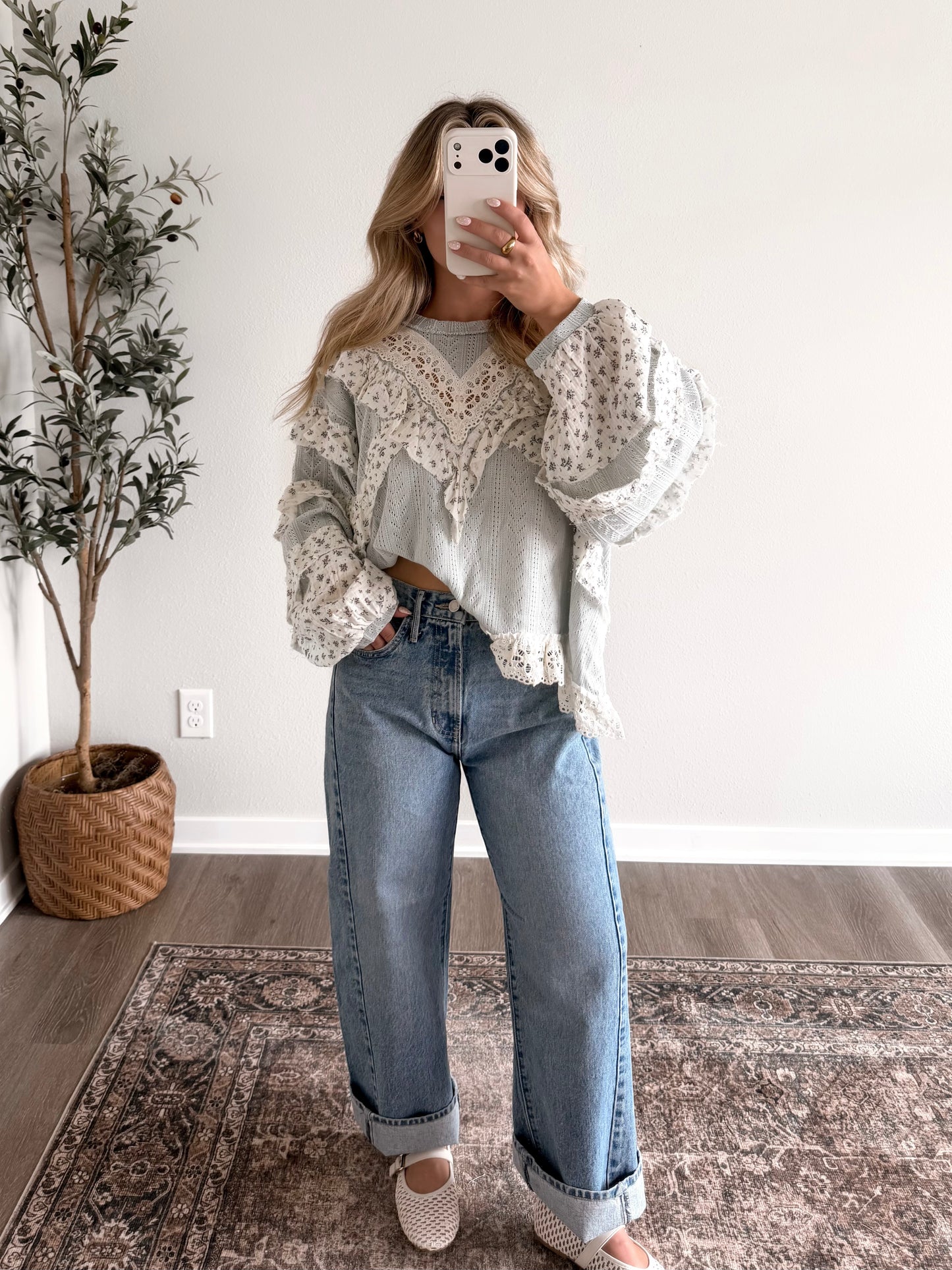 Sweet Soul Eyelet Top / Blue
