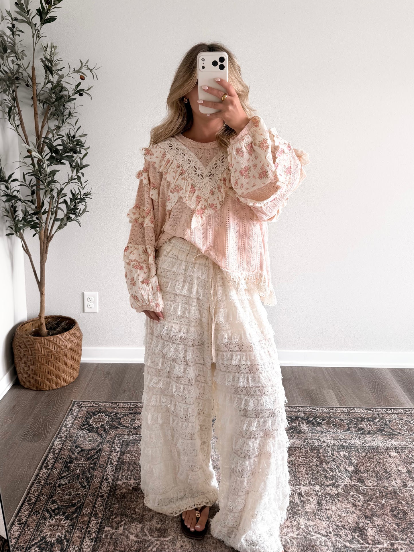 Sweet Soul Eyelet Top / Pink