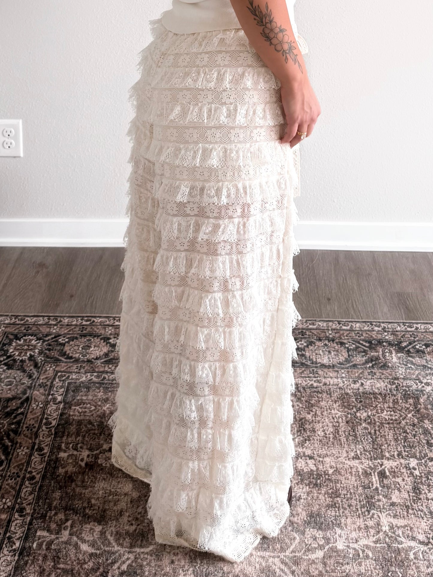 Halo Lace Ruffle Pant / Cream