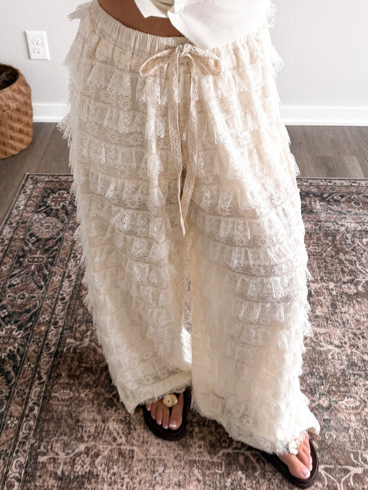 Halo Lace Ruffle Pant / Cream
