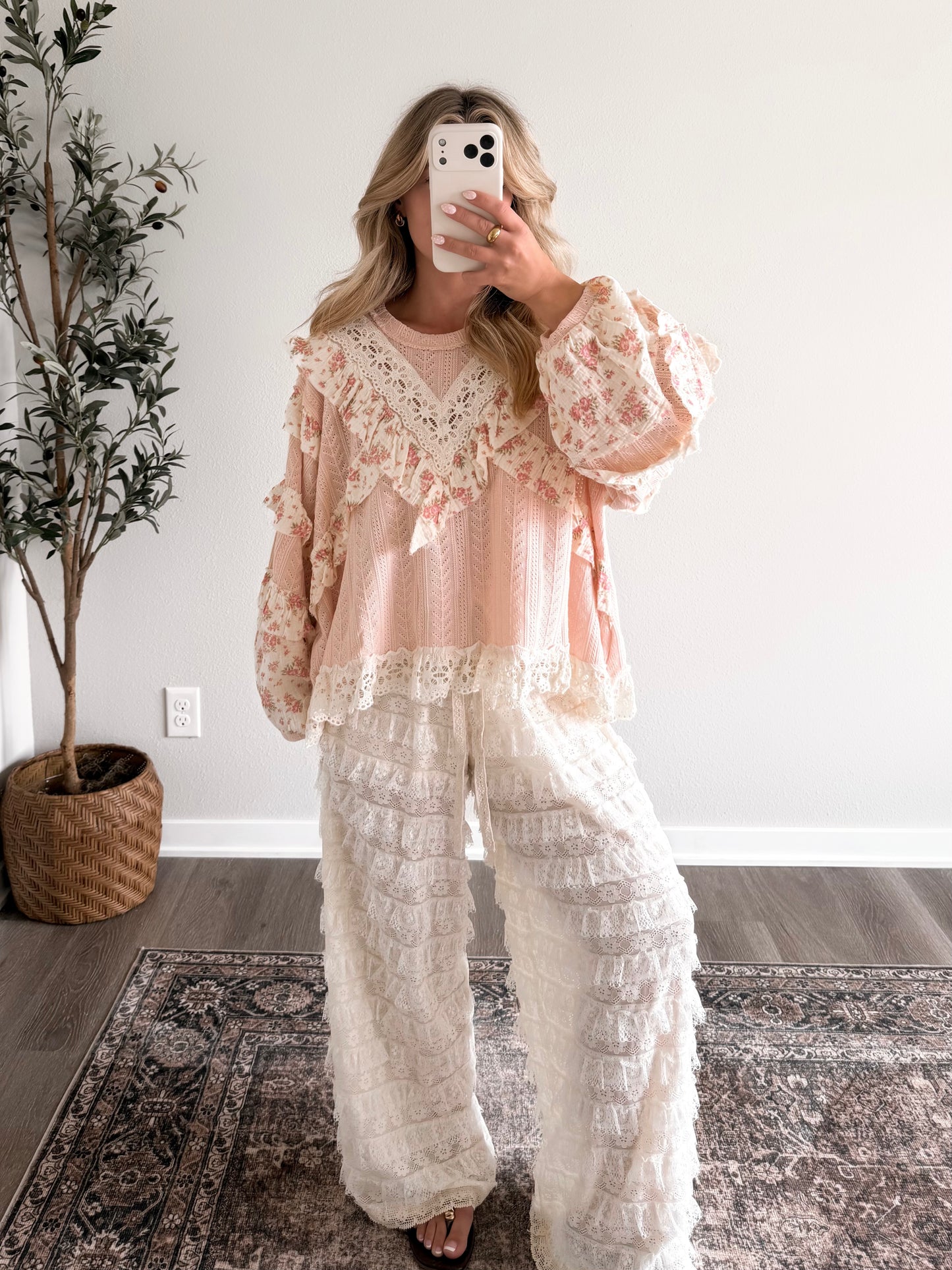 Sweet Soul Eyelet Top / Pink