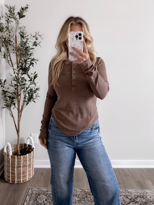 Classic Ribbed Henley Basic / Nutella (Restocking Soon)