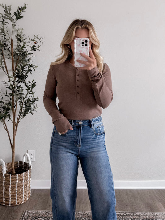 Classic Ribbed Henley Basic / Nutella (Restocking Soon)