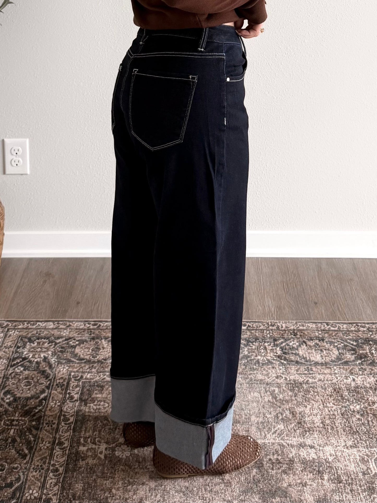 Bennett Cuffed Crop barrel Jean
