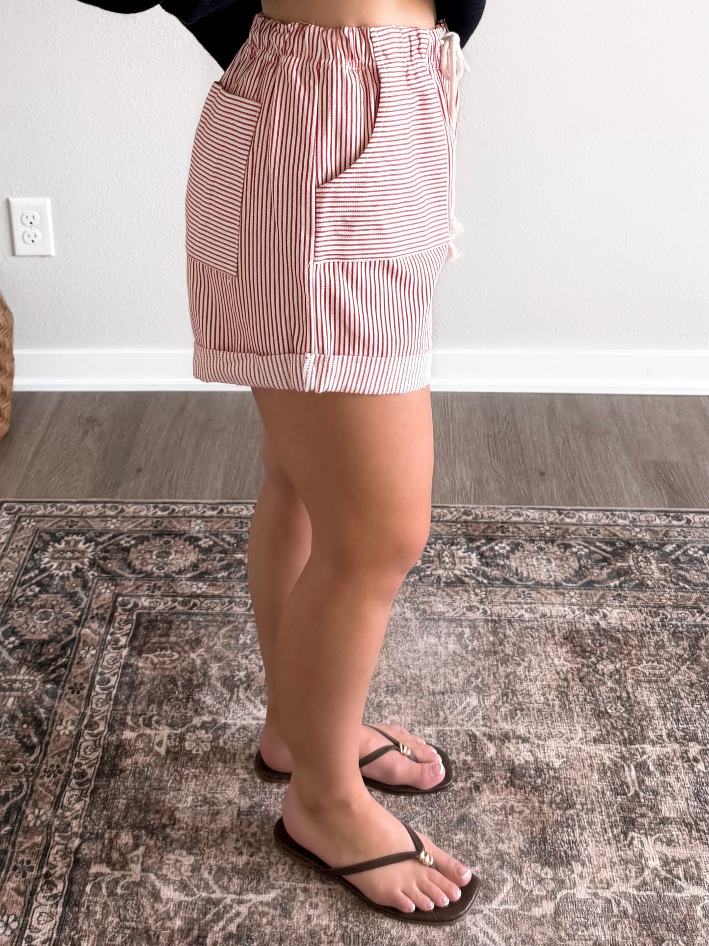 Bedford Striped Shorts / Red