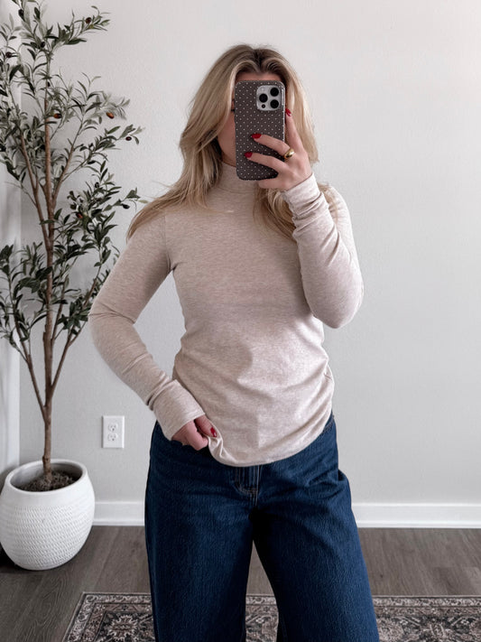 Essential Mock Neck Top / Oatmeal
