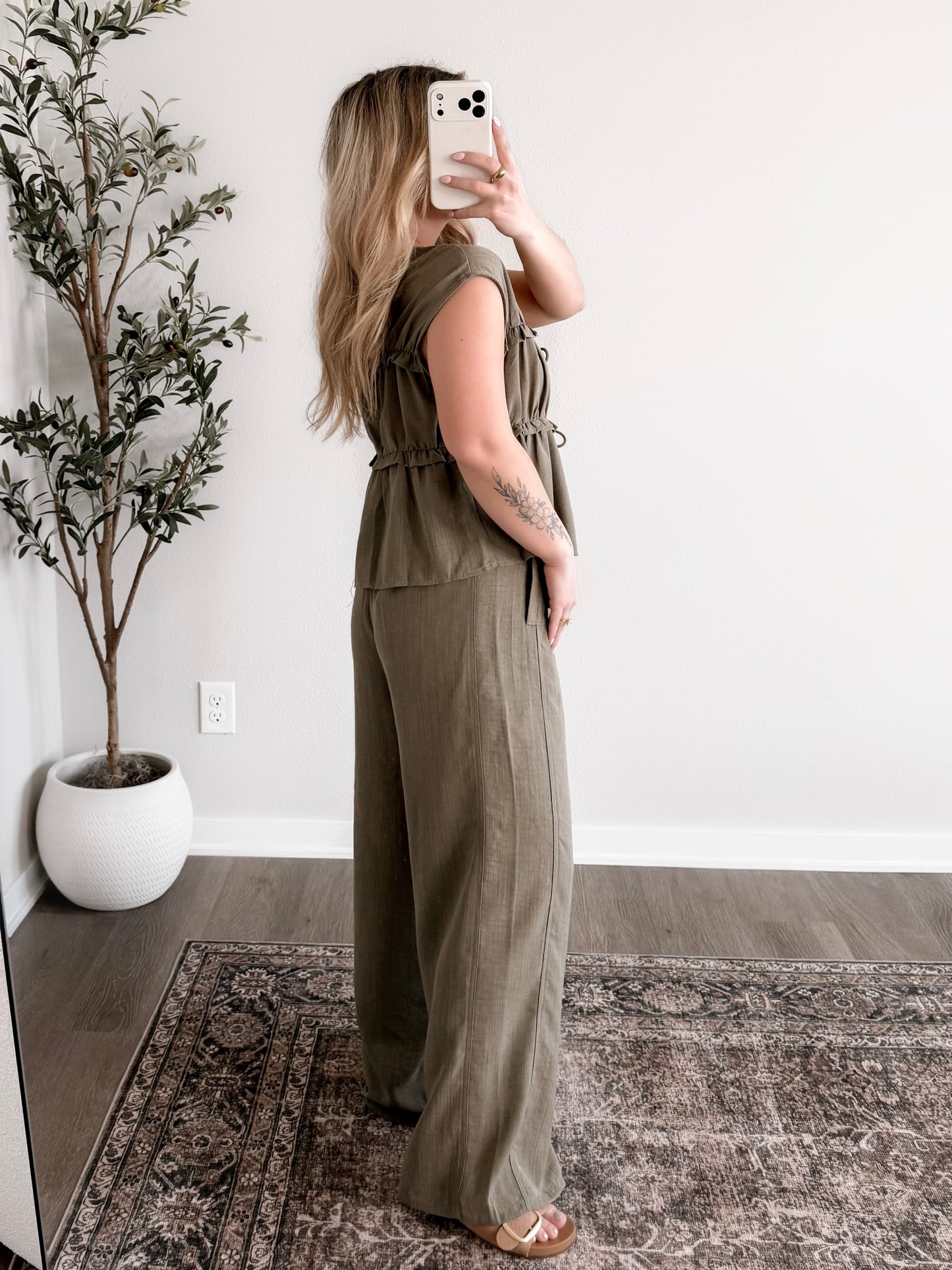 Patio Date Pant Set / Olive