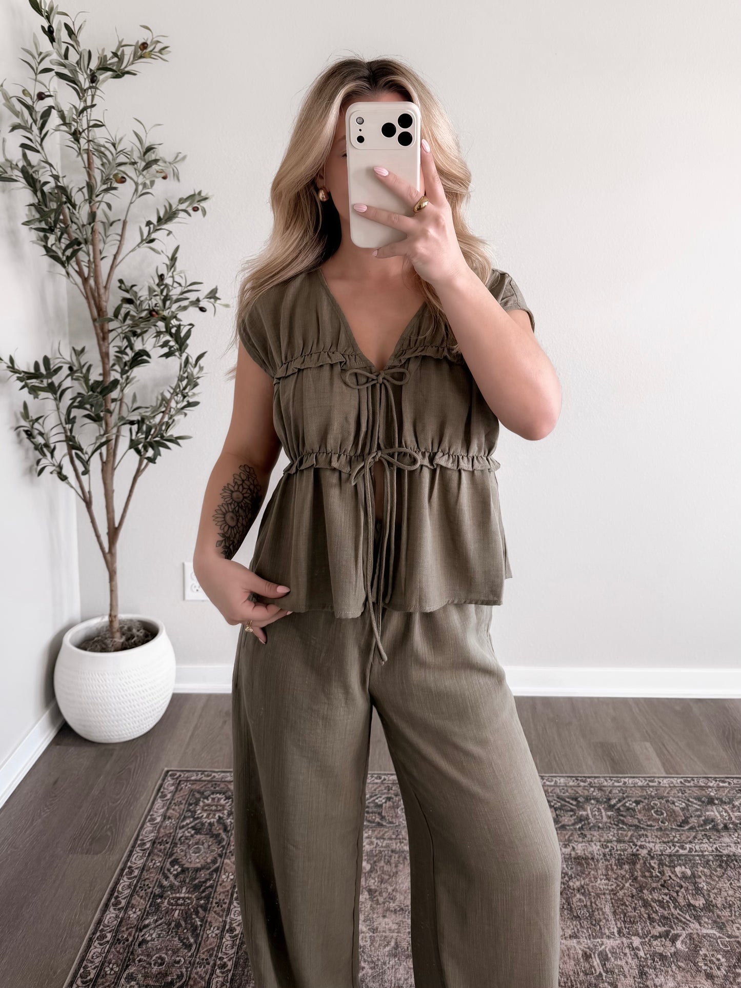 Patio Date Pant Set / Olive