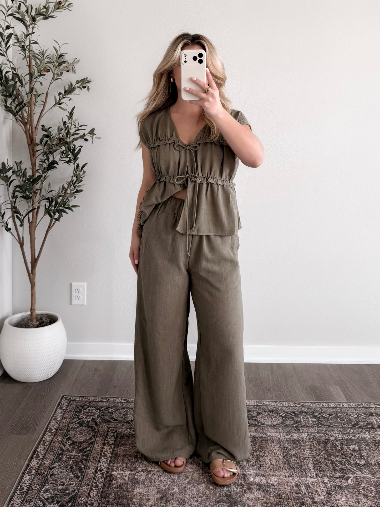 Patio Date Pant Set / Olive
