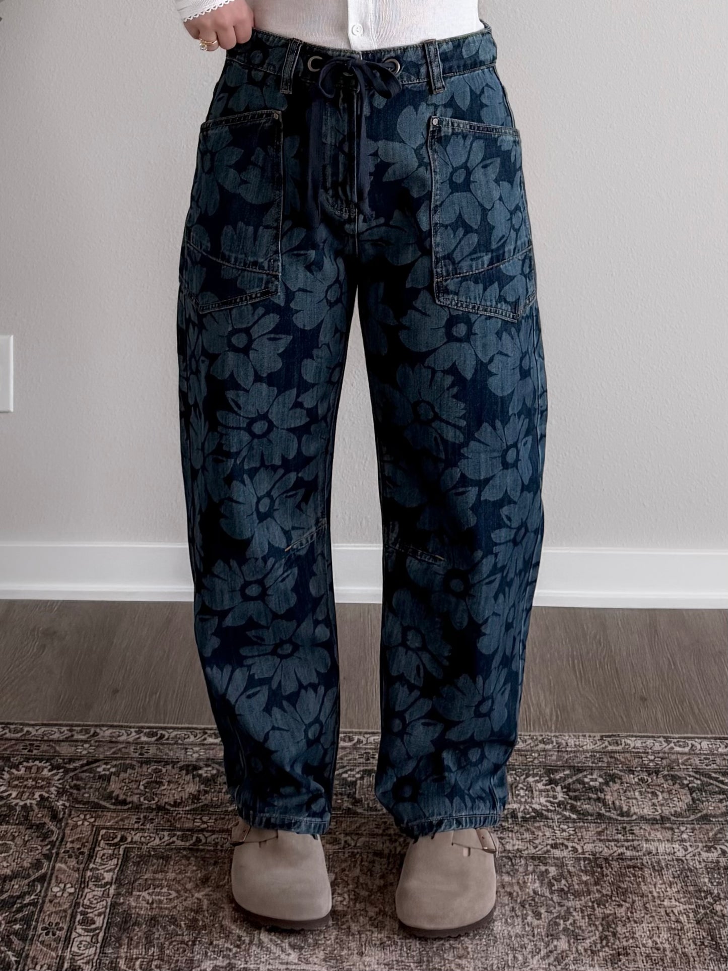 Janey High Waisted Barrel Jeans / Dark Floral