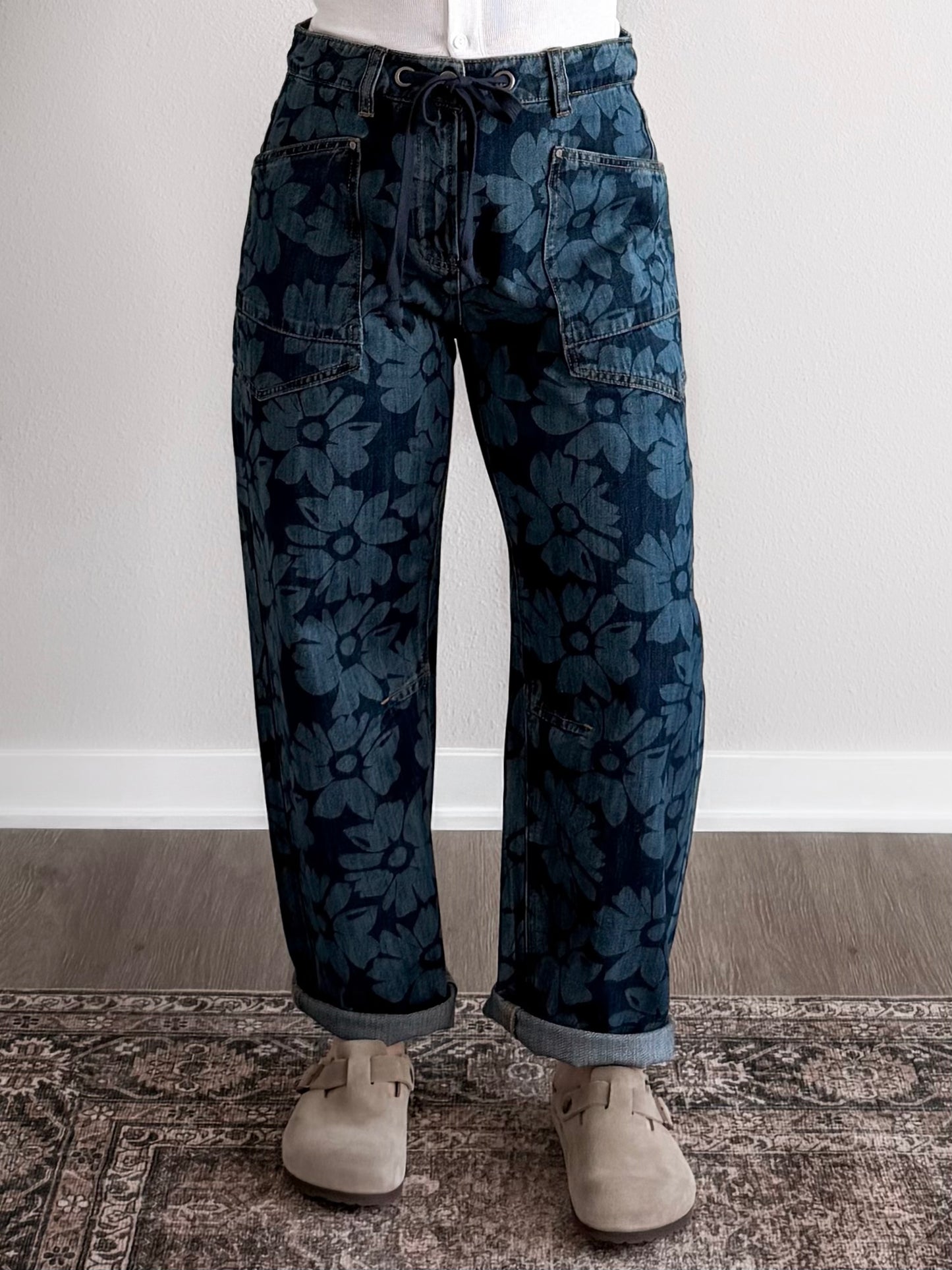 Janey High Waisted Barrel Jeans / Dark Floral