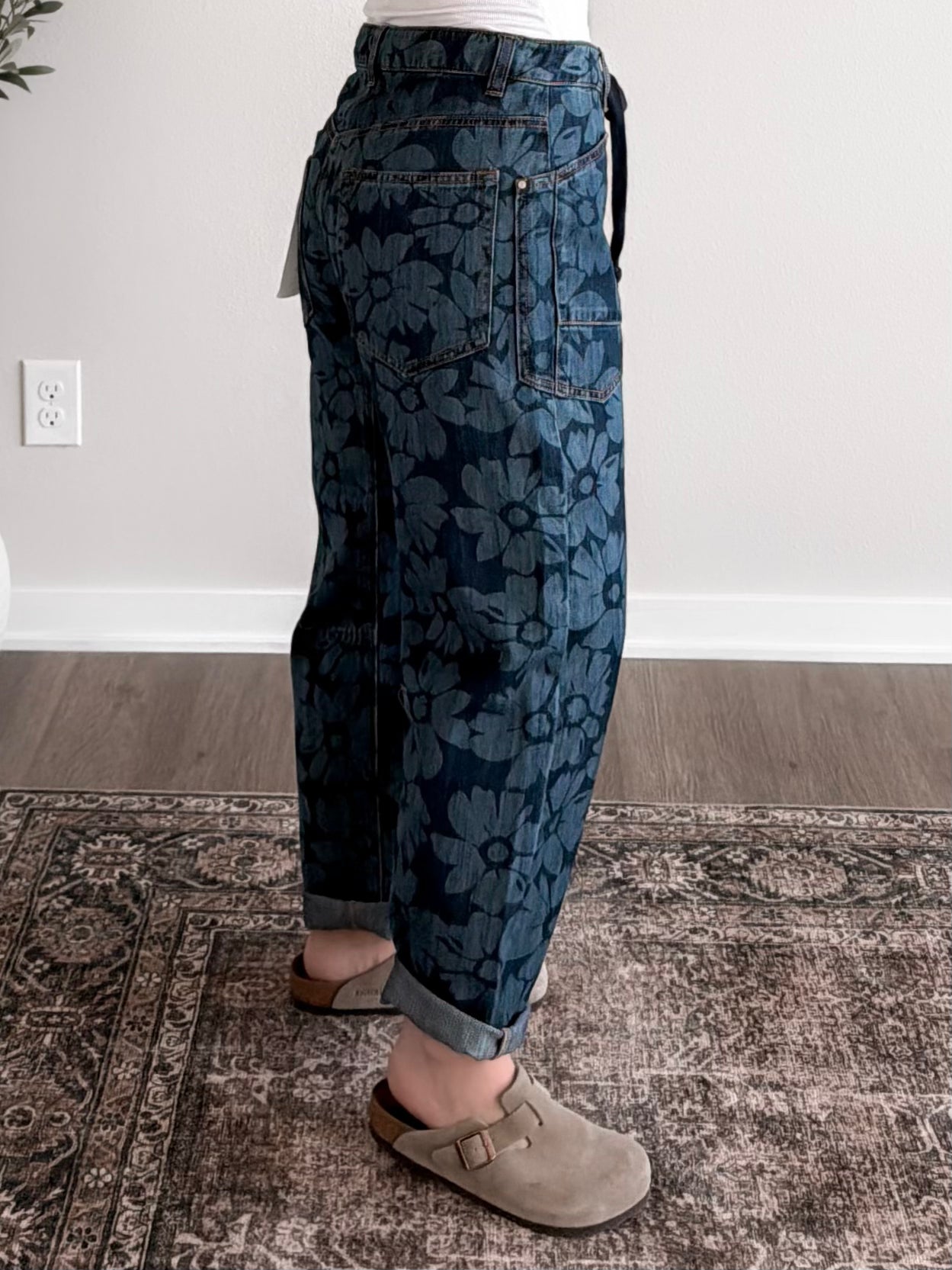 Janey High Waisted Barrel Jeans / Dark Floral