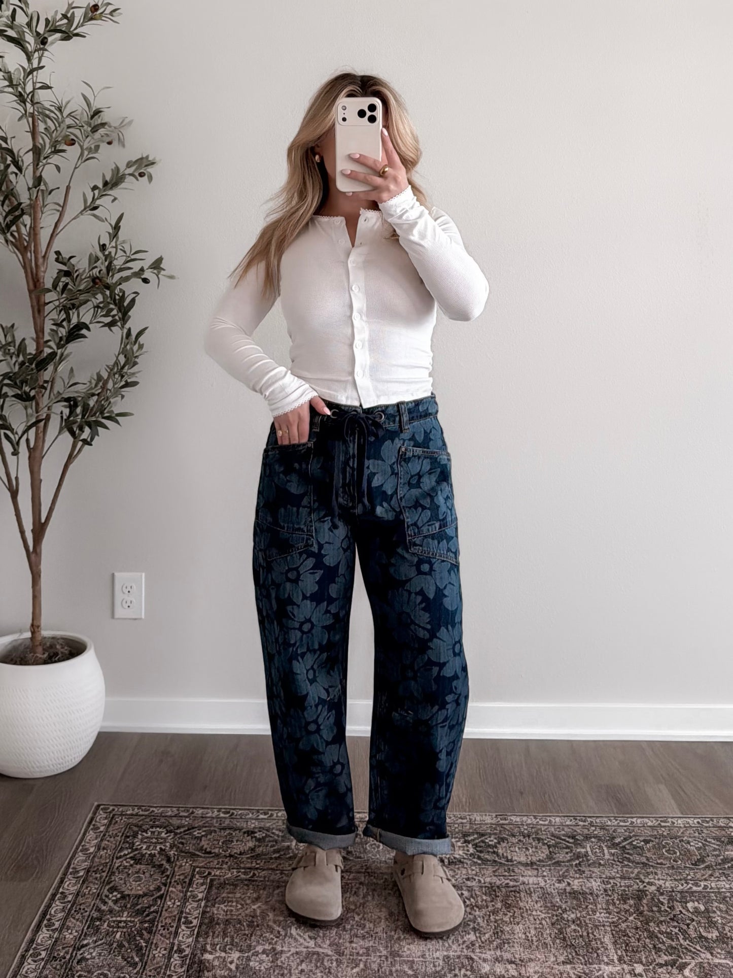 Janey High Waisted Barrel Jeans / Dark Floral