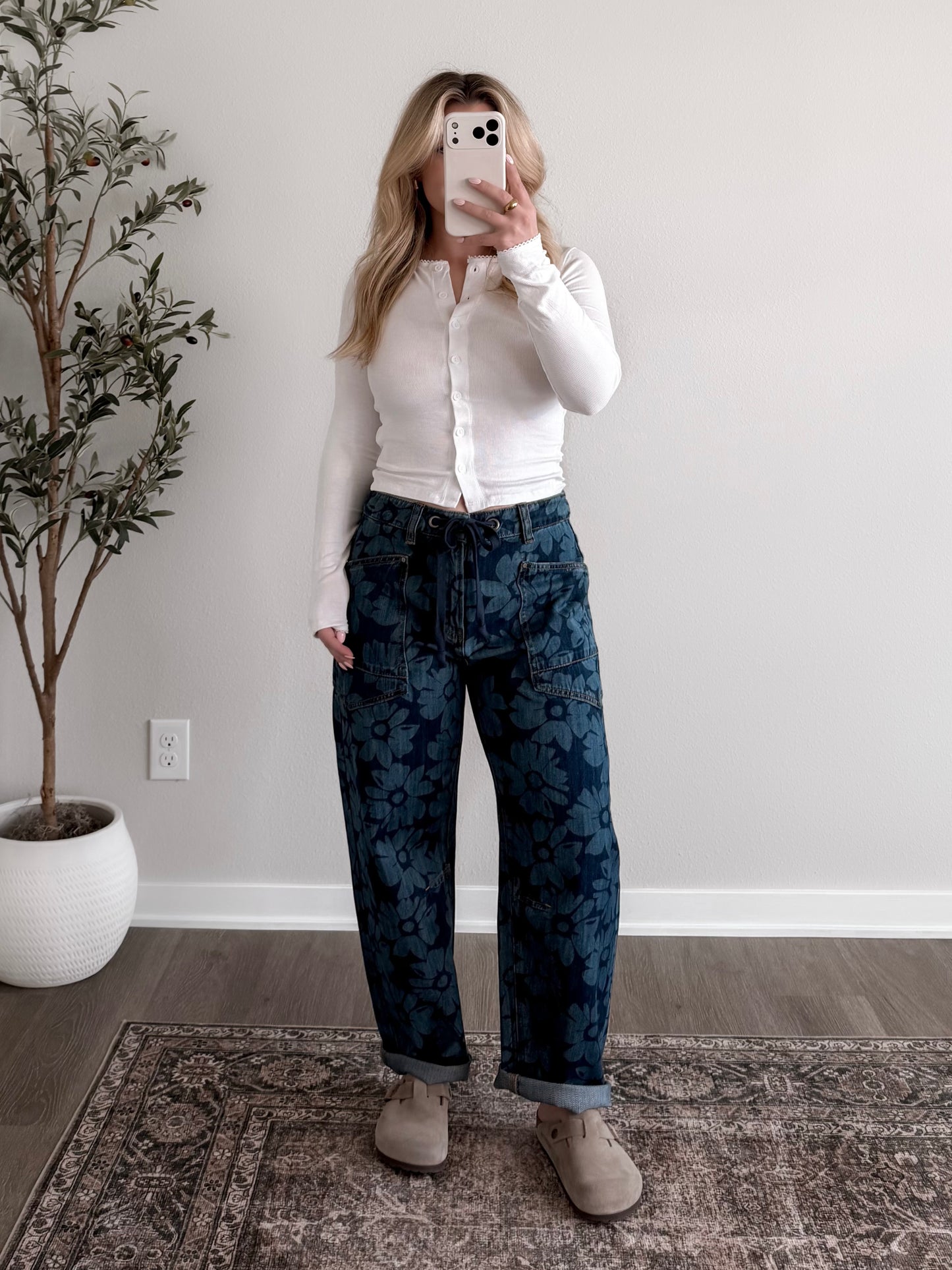 Janey High Waisted Barrel Jeans / Dark Floral