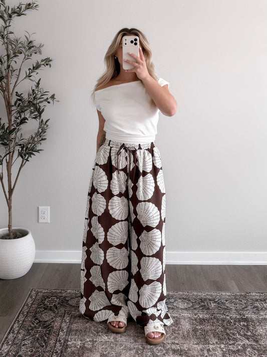 Seashell Picking Printed Pants