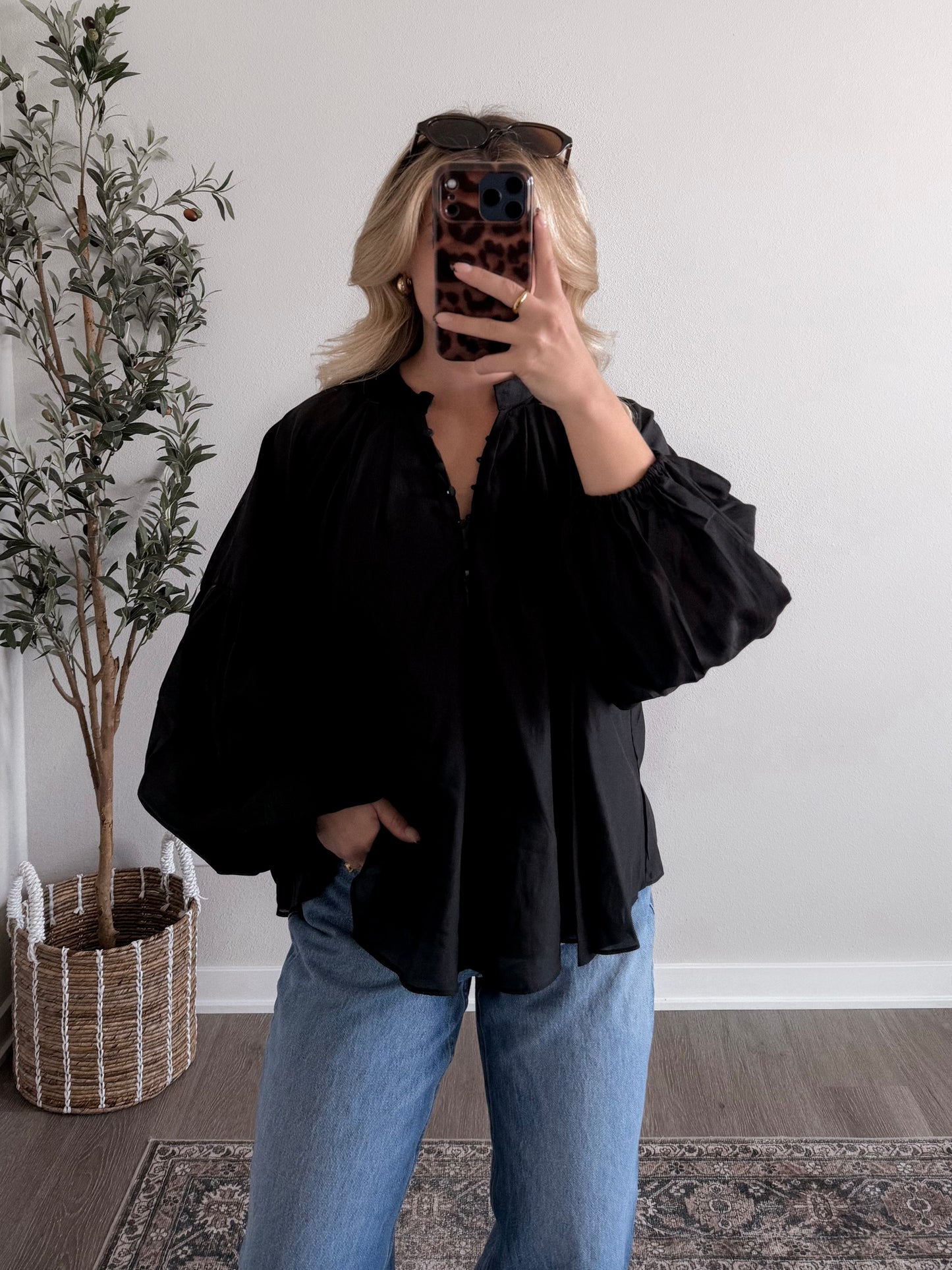 Vivian Relaxed Black Blouse