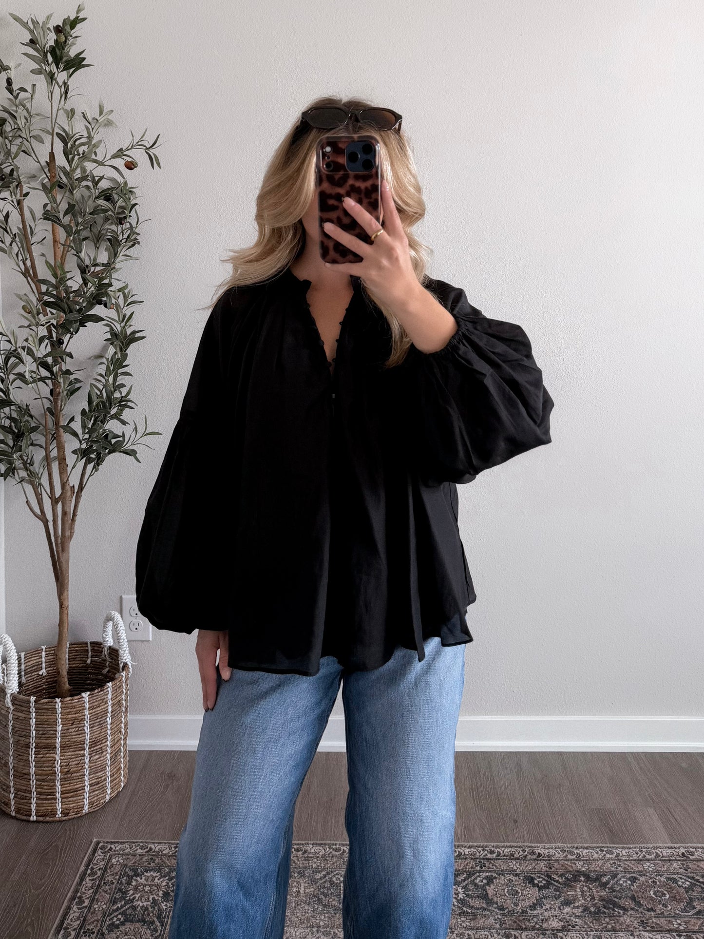 Vivian Relaxed Black Blouse
