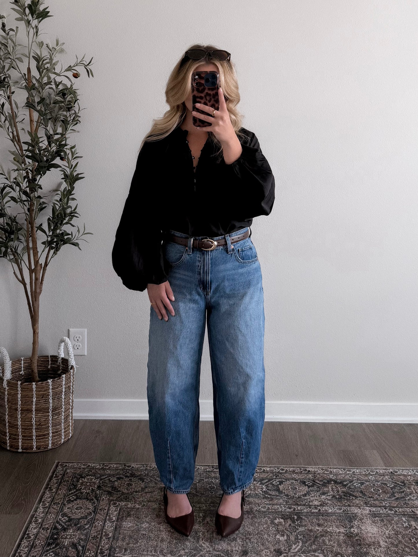 Vivian Relaxed Black Blouse
