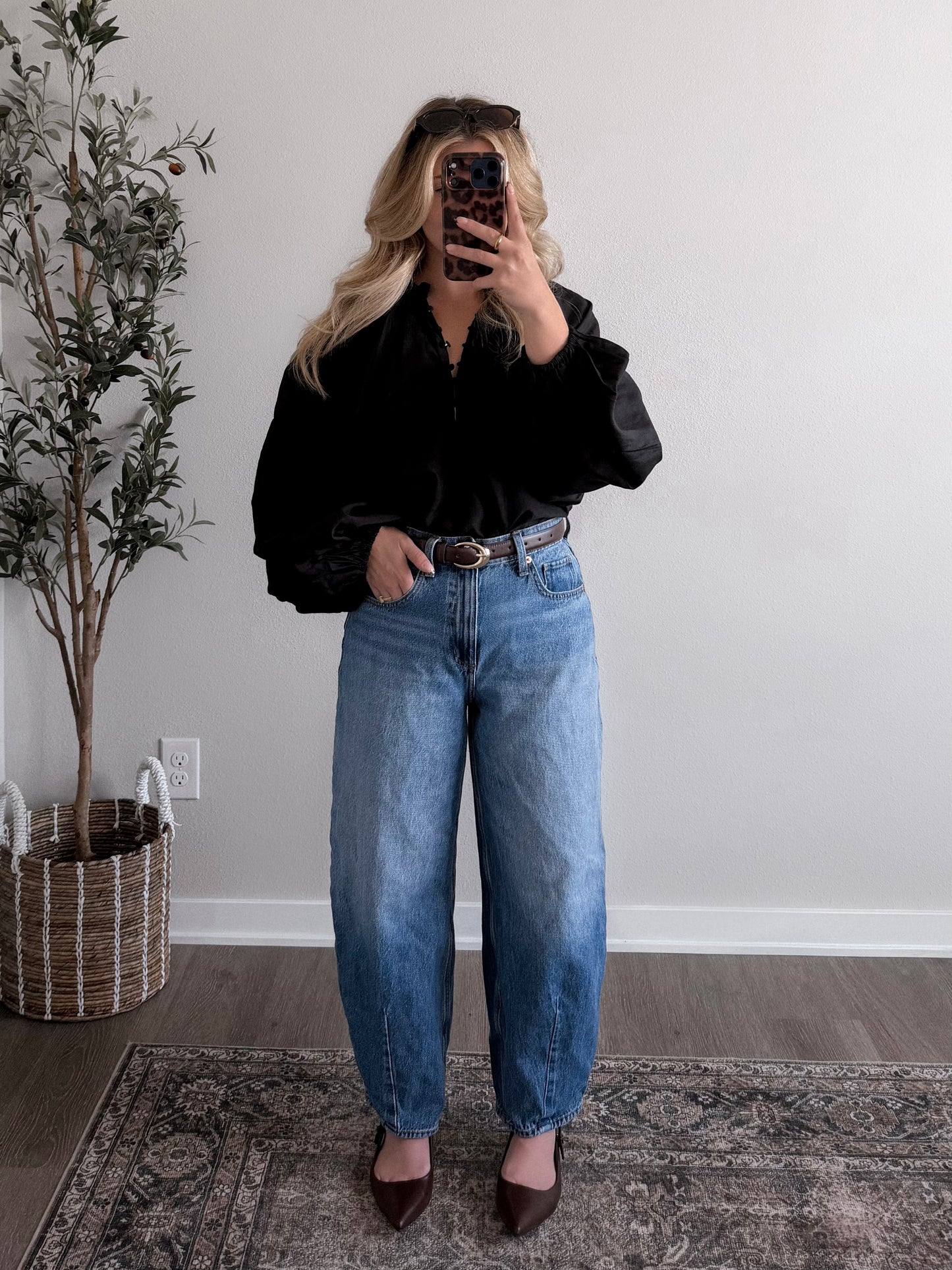 Vivian Relaxed Black Blouse