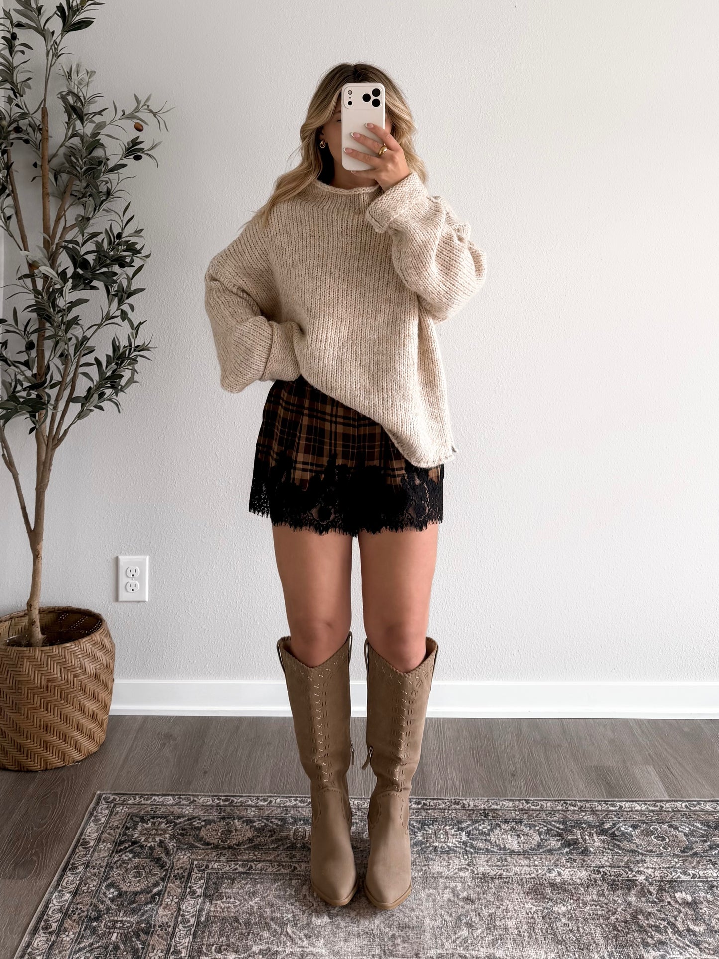 Plaid Mood Lace Shorts
