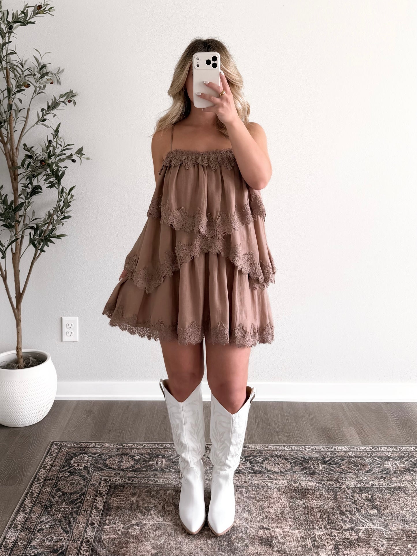 Easy Romance Lace Dress / Mocha Final Sale