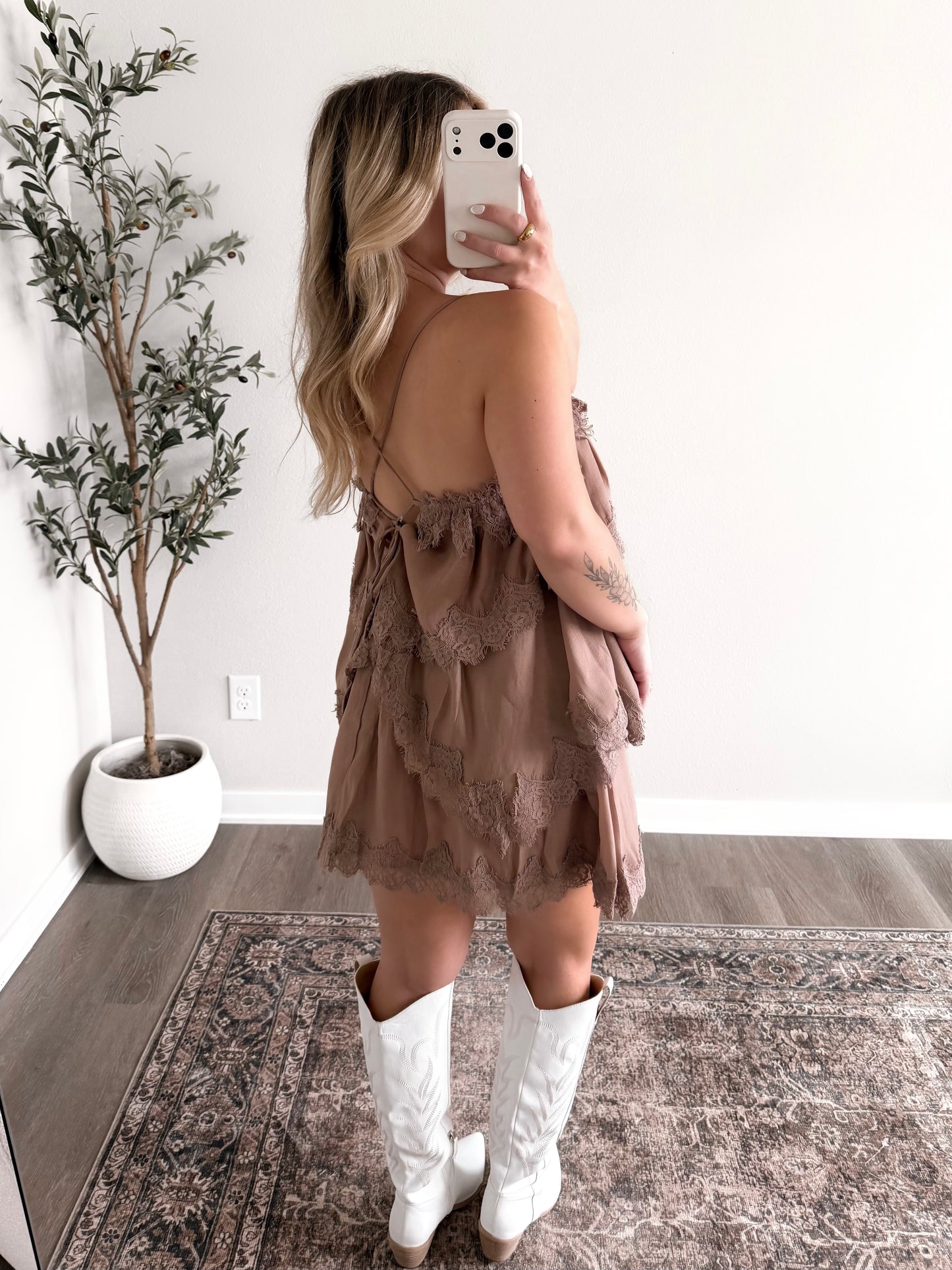 Easy Romance Lace Dress / Mocha Final Sale