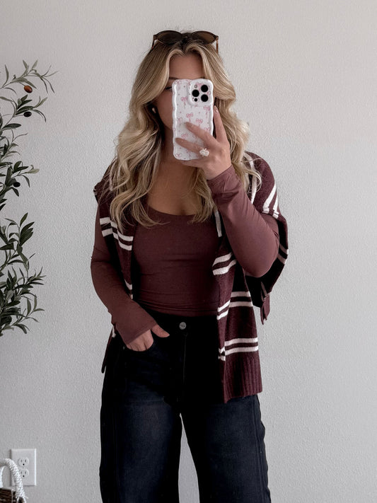 Essential Scoop Neckline Top / Brown