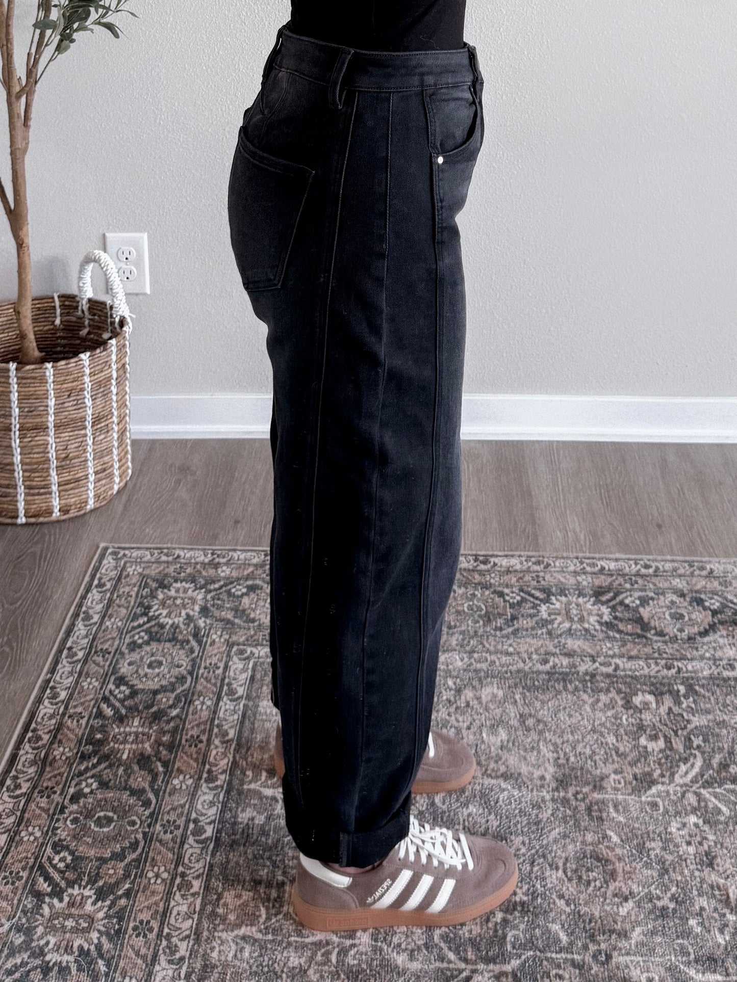 Raven High Rise Barrel Jean / Black (Restocking Mid September)