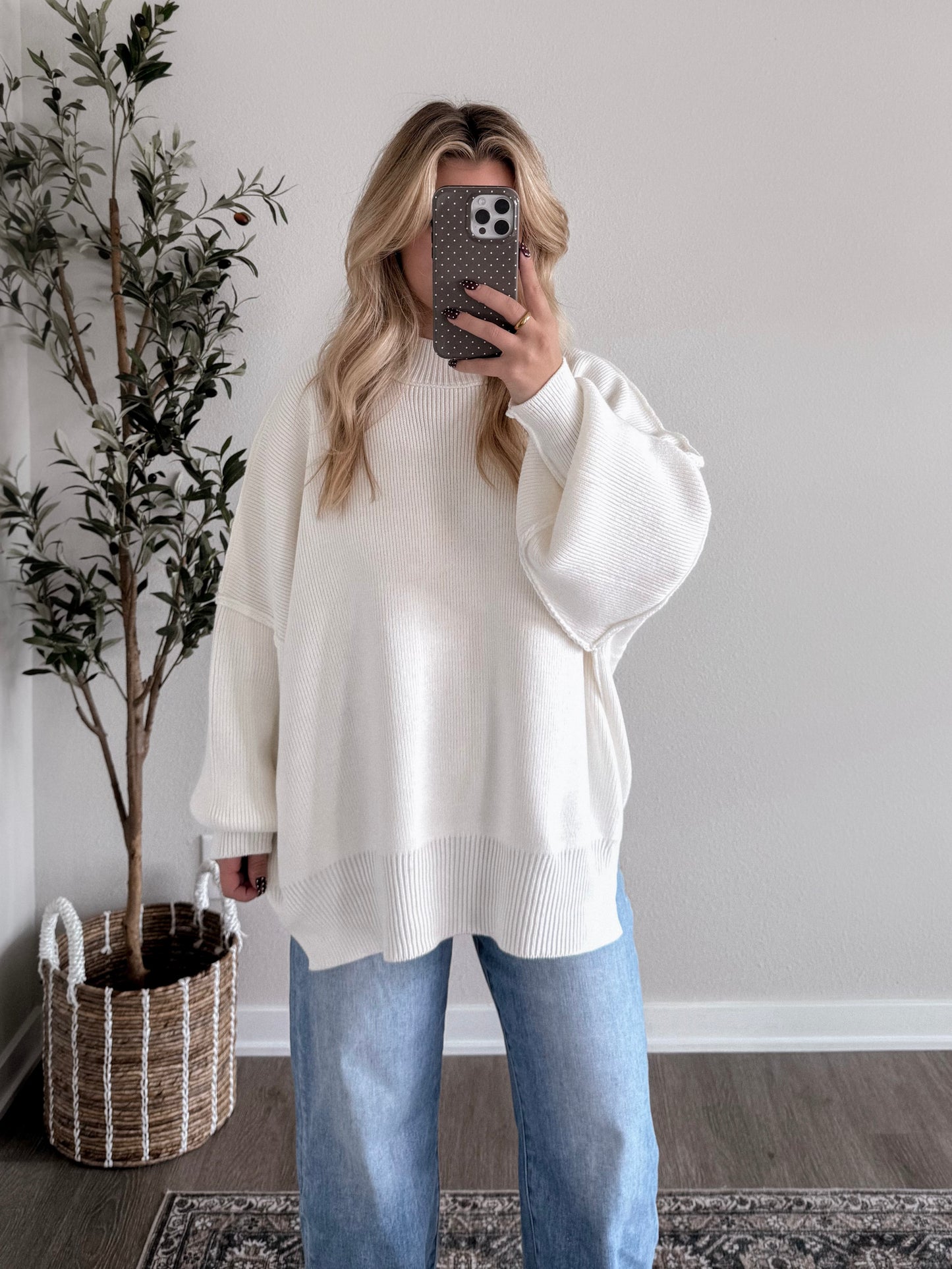 Comfort Ribbed Oversized Sweater / White
