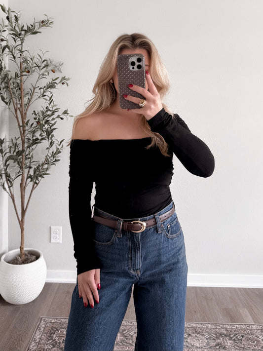 Elegant Off Shoulder Top / Black