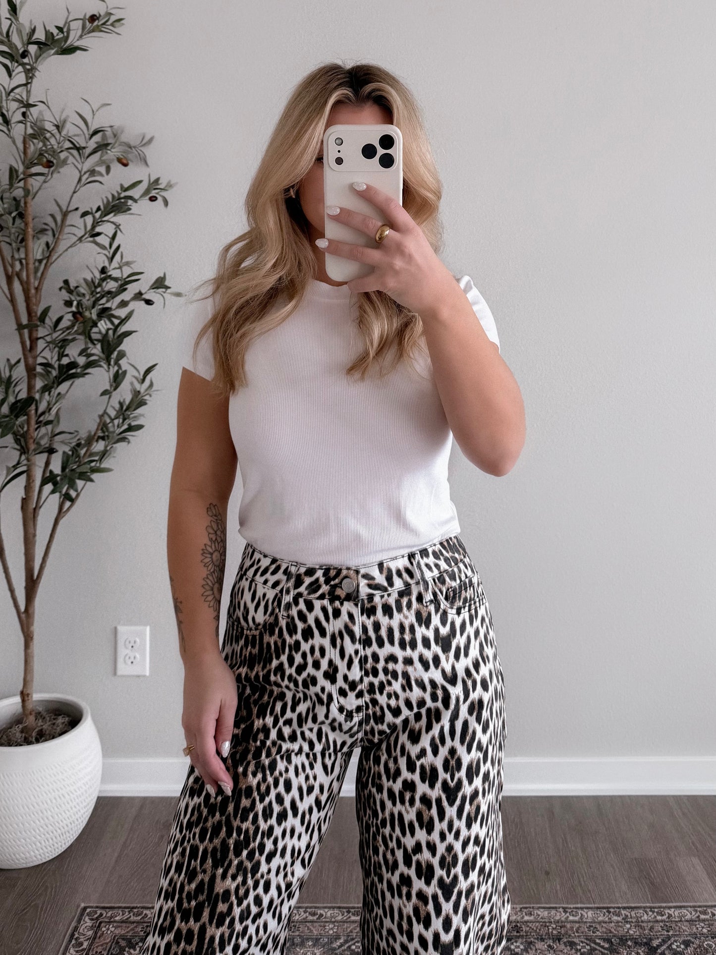 Essential Ribbed Short Sleeve / White