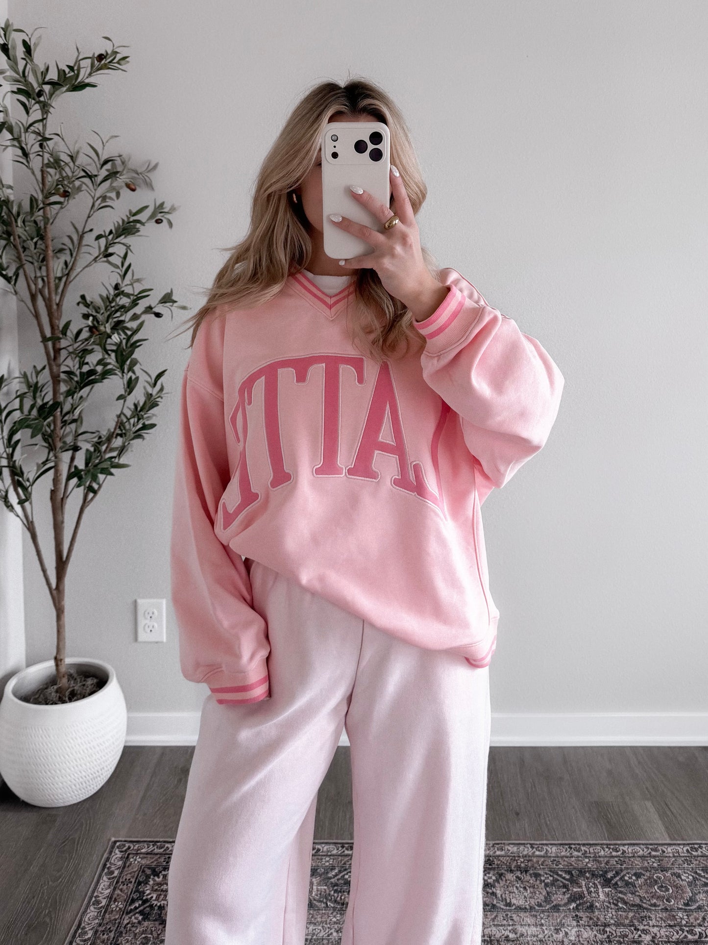 Latte Vintage Pink Pullover (PREORDER: EST SHIP 1.17)