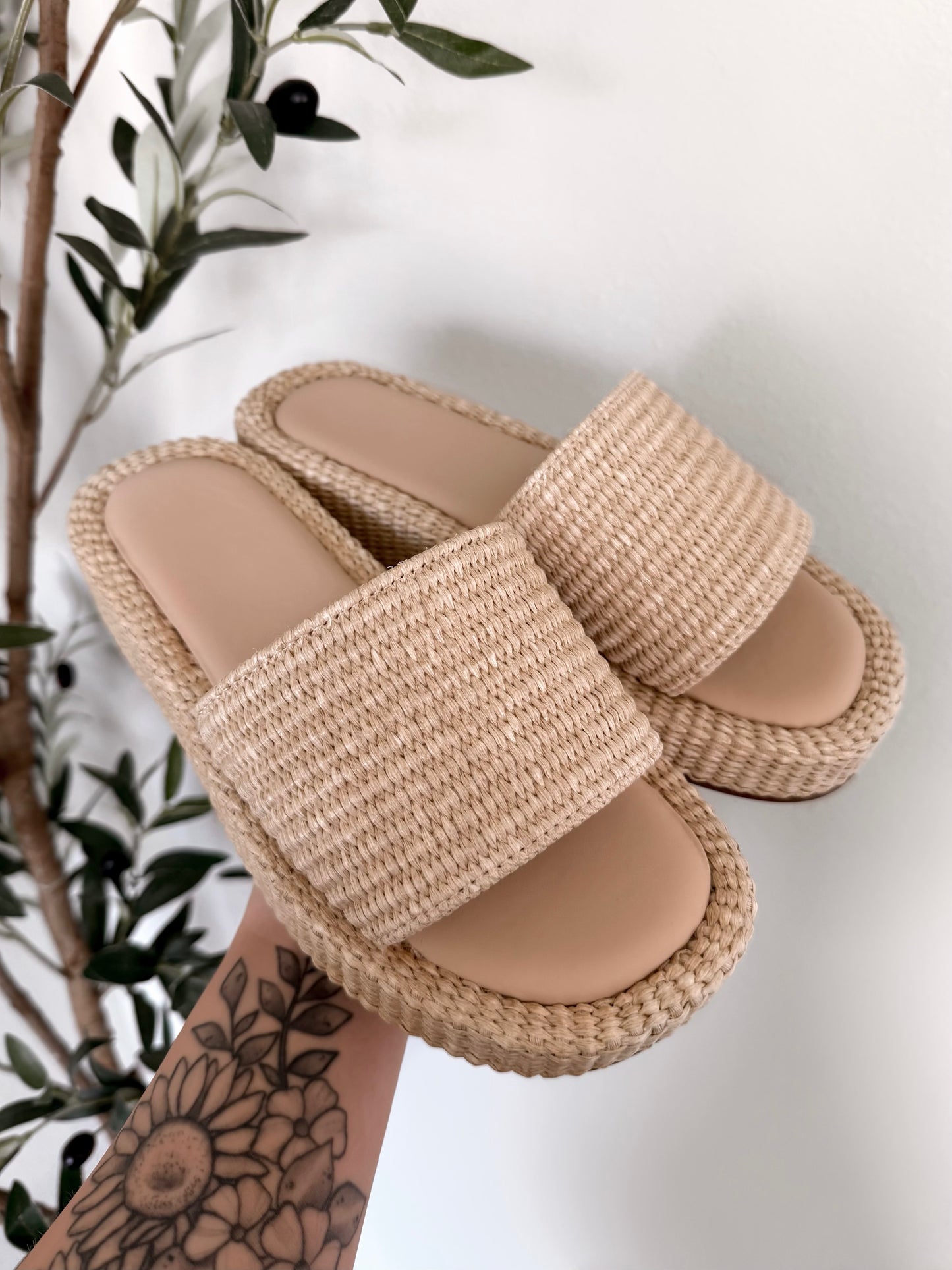 Raya Raffia Sandal