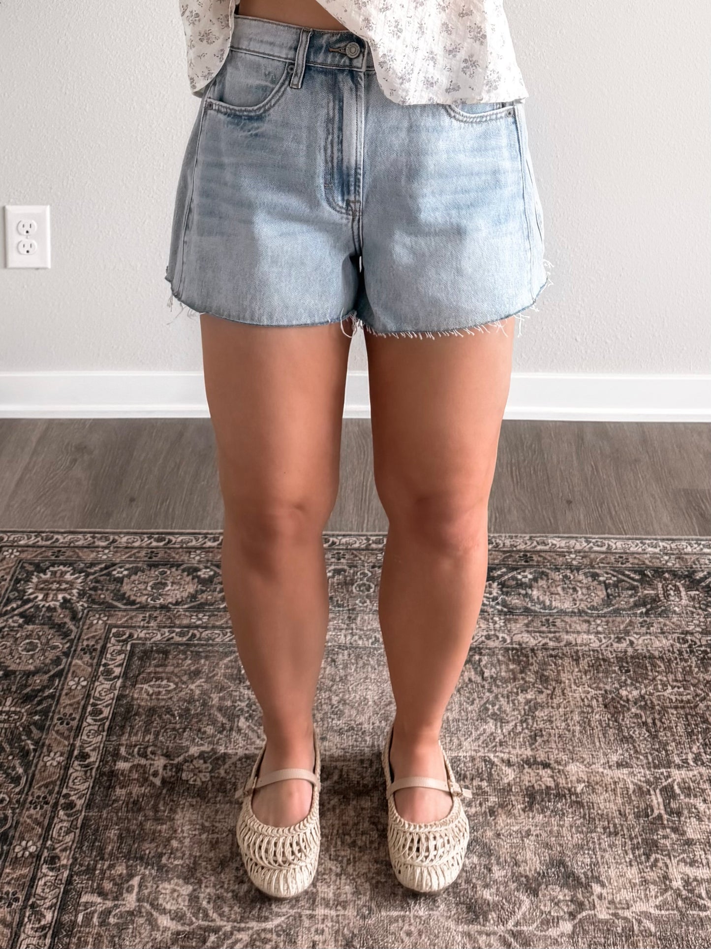 Carrie Denim Flare Shorts / Lt Wash
