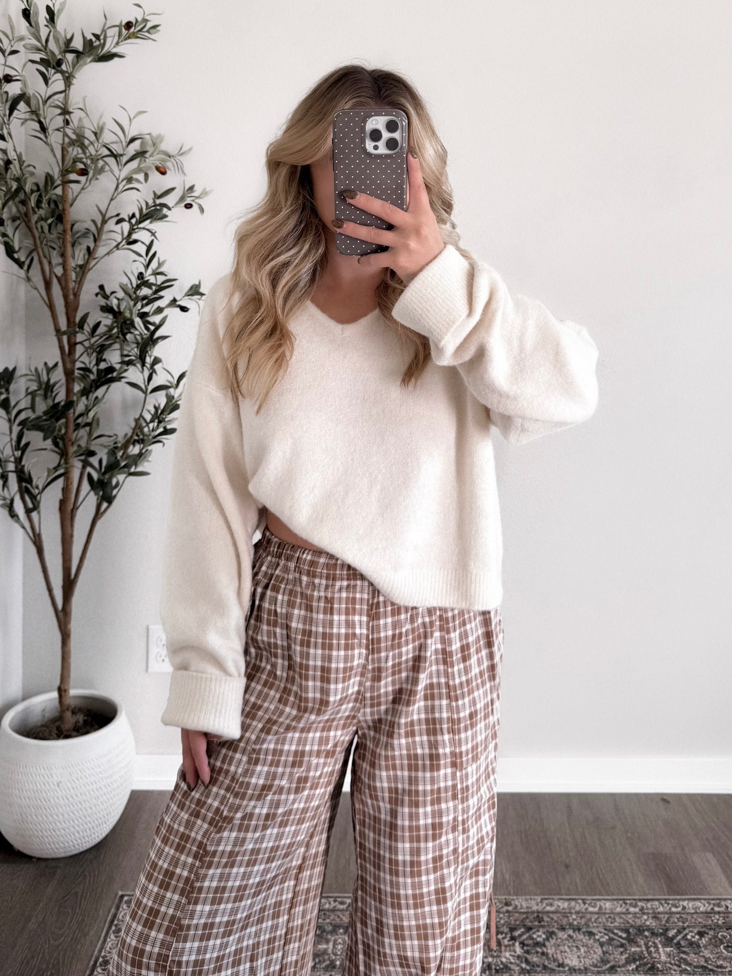 Soft Classic Knit Sweater / Cream