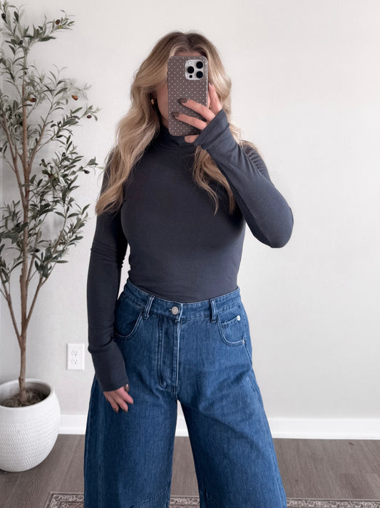 Essential Mock Neck Top / Ash Navy (Restocking 11.24)