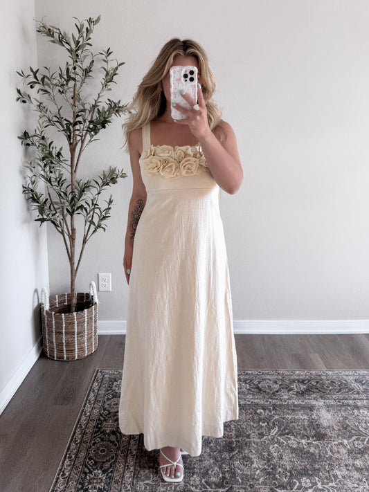 Bundle Of Roses Maxi Dress / Butter