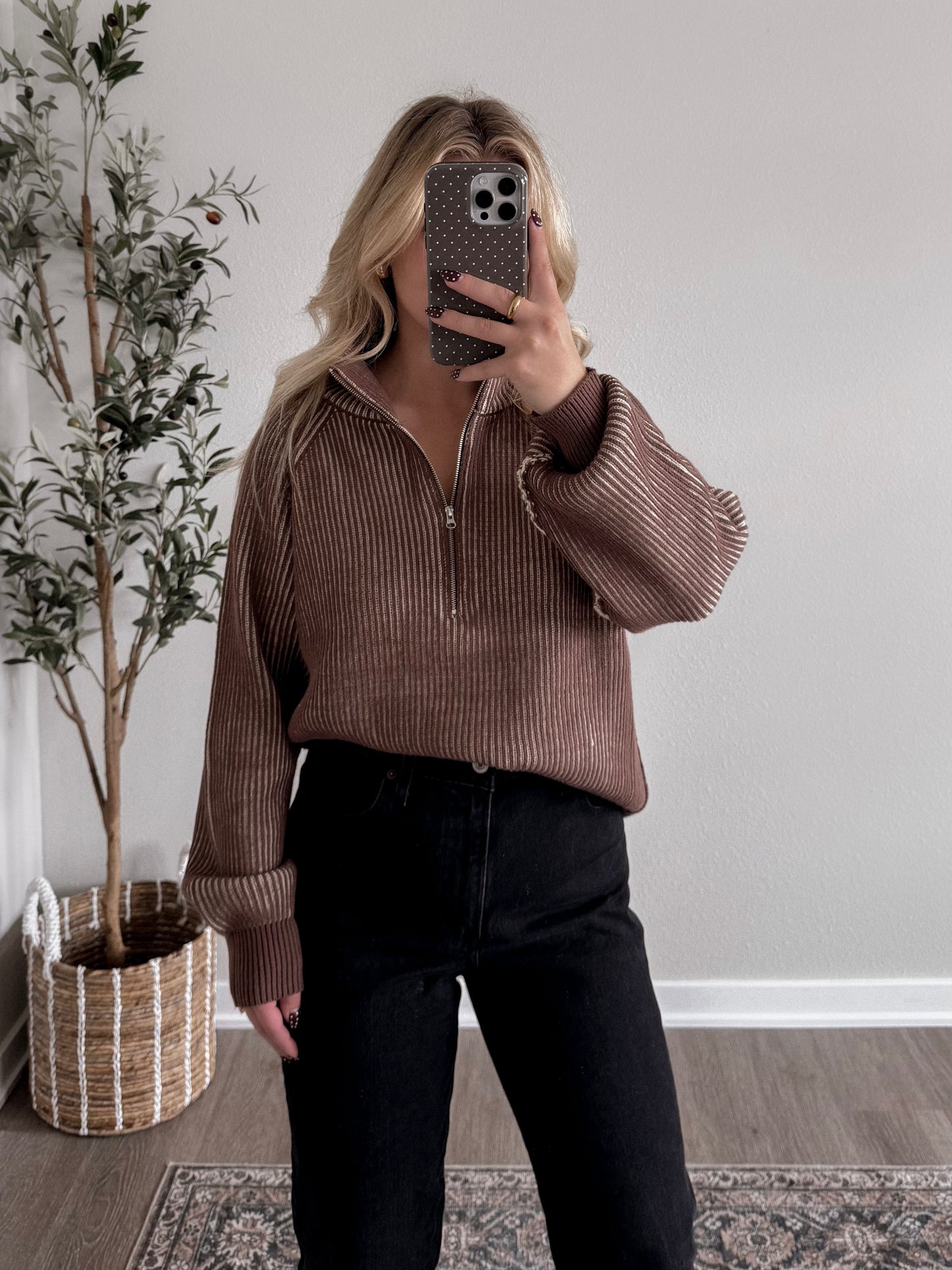 Fall Ribbed Half Zip Sweater / Brown