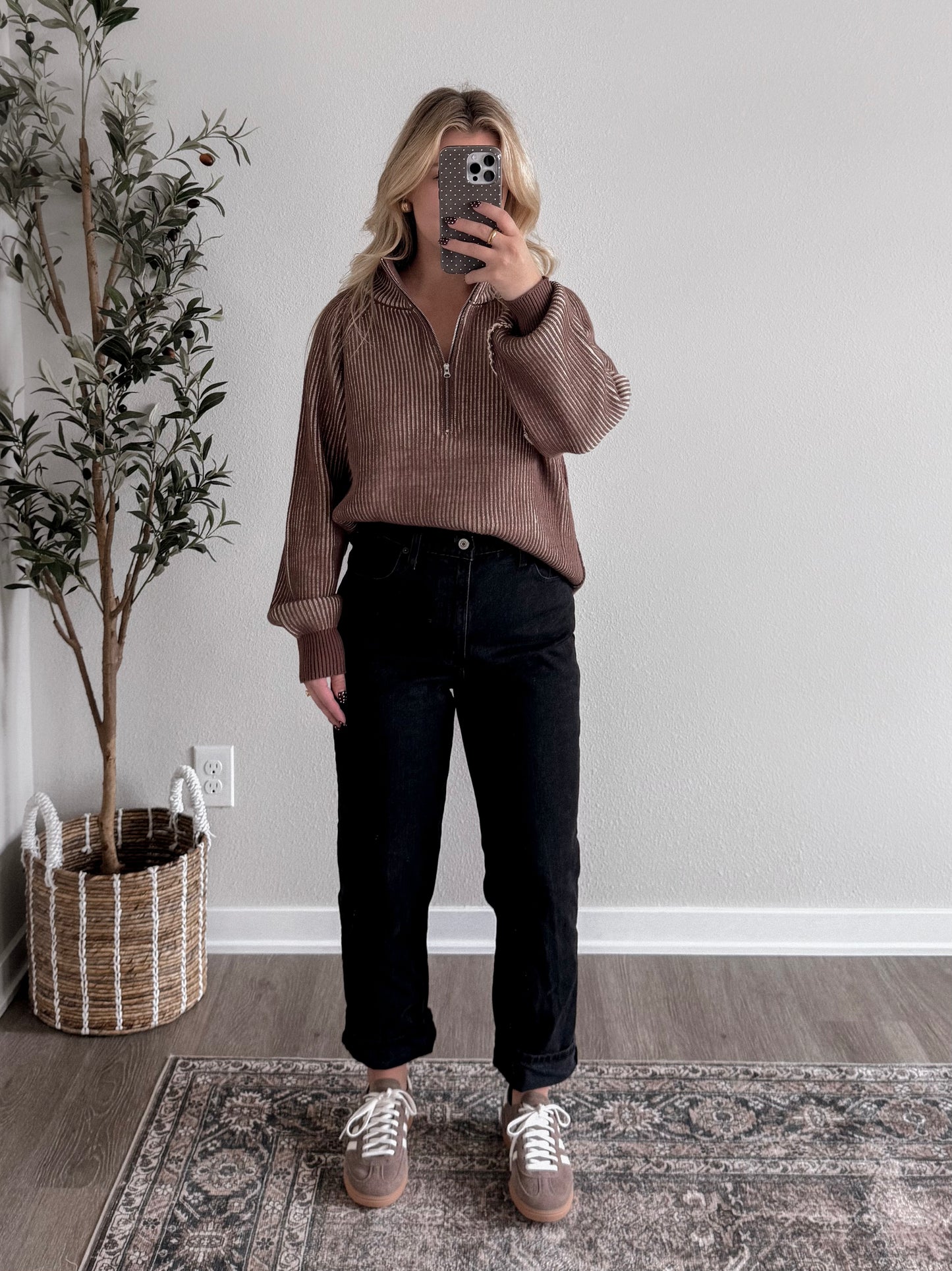 Fall Ribbed Half Zip Sweater / Brown