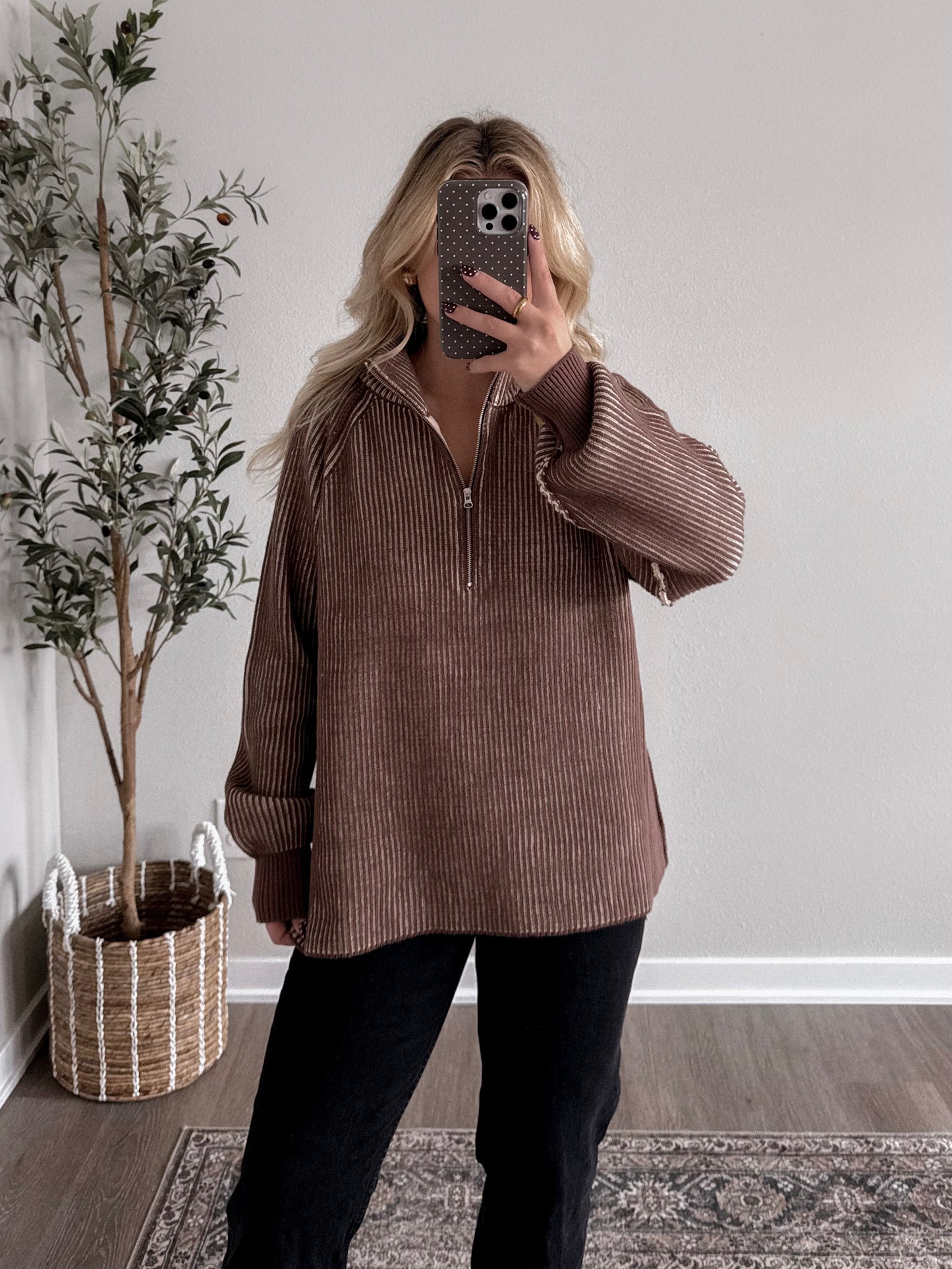 Fall Ribbed Half Zip Sweater / Brown