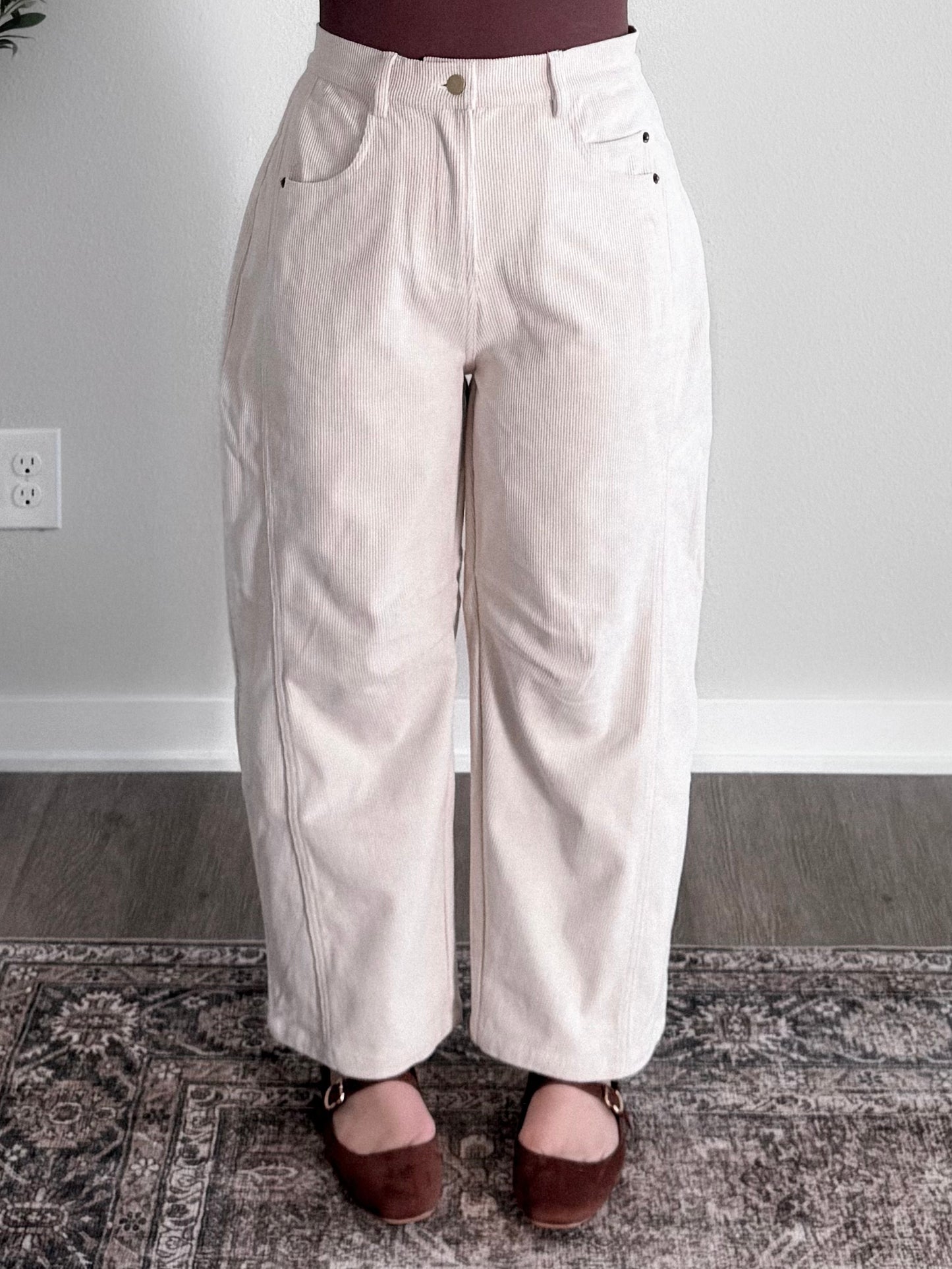 Summit Corduroy Barrel Pant / Cream