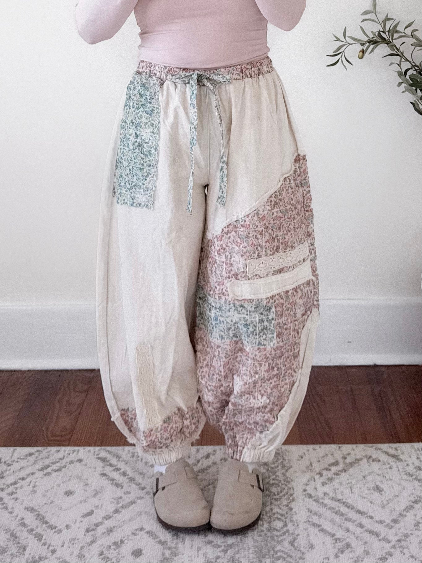 Patched Floral Comfort Barrel Pant