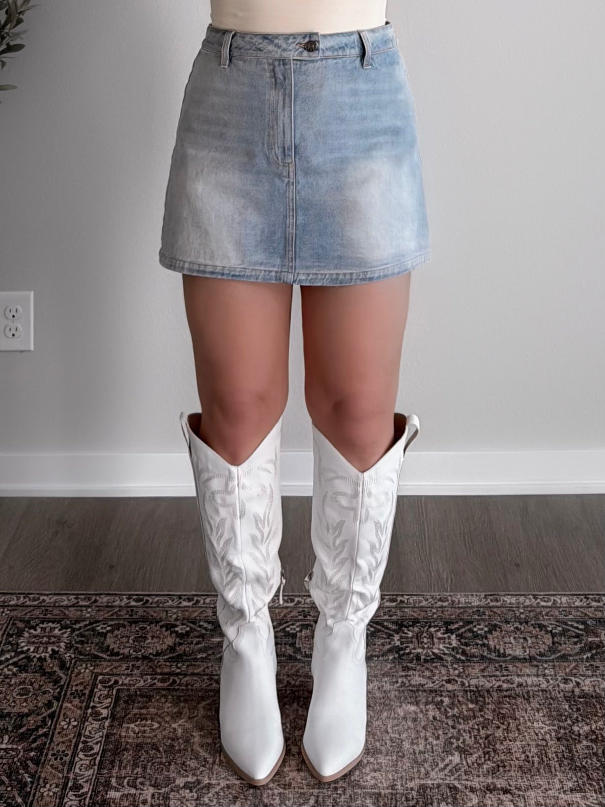 Elle Denim Skort / Light Wash