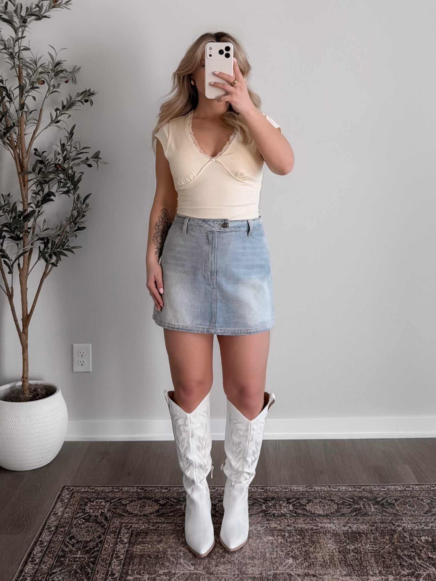 Lilly Lace Basic Top / Lt Yellow