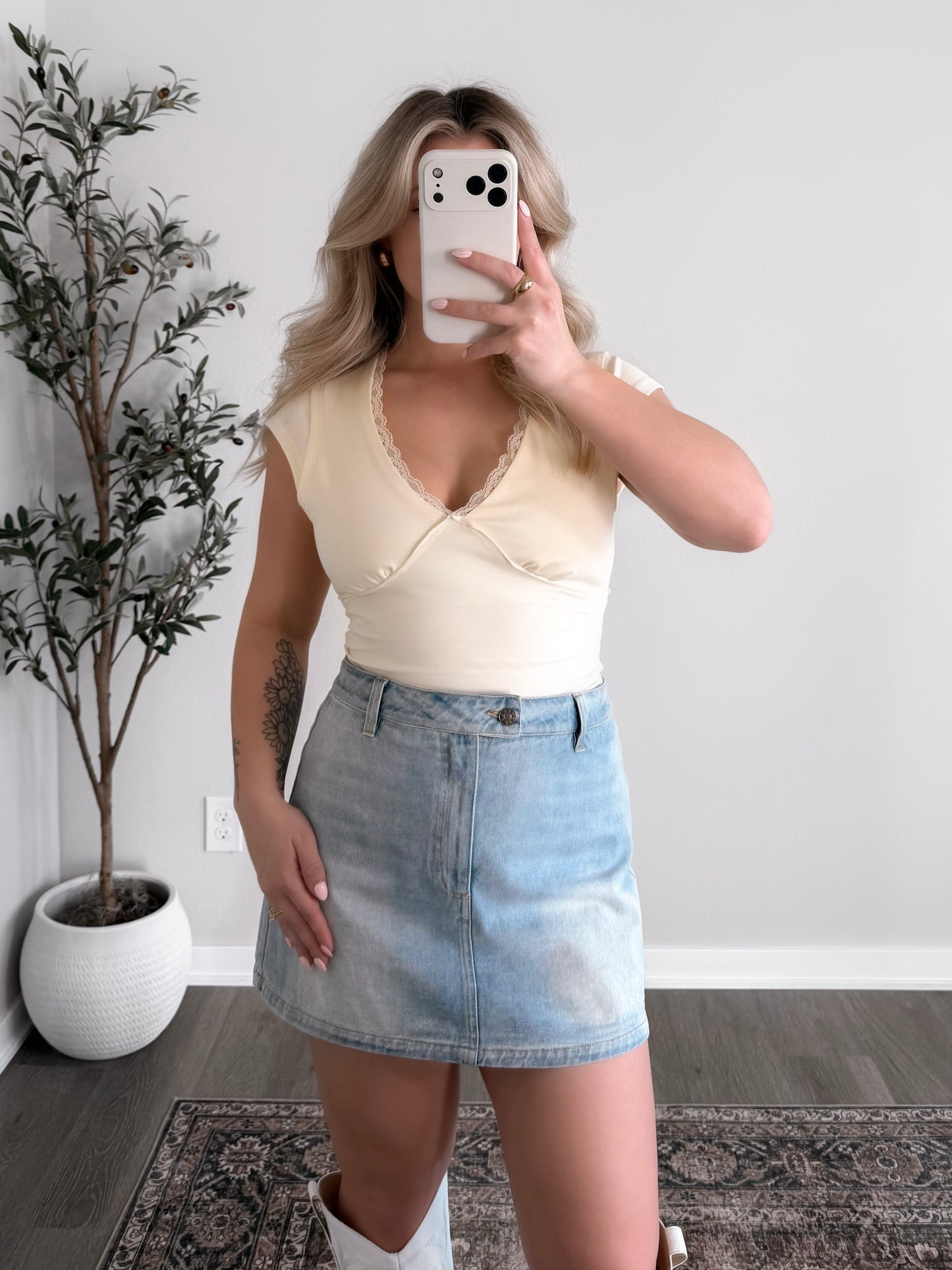 Lilly Lace Basic Top / Lt Yellow