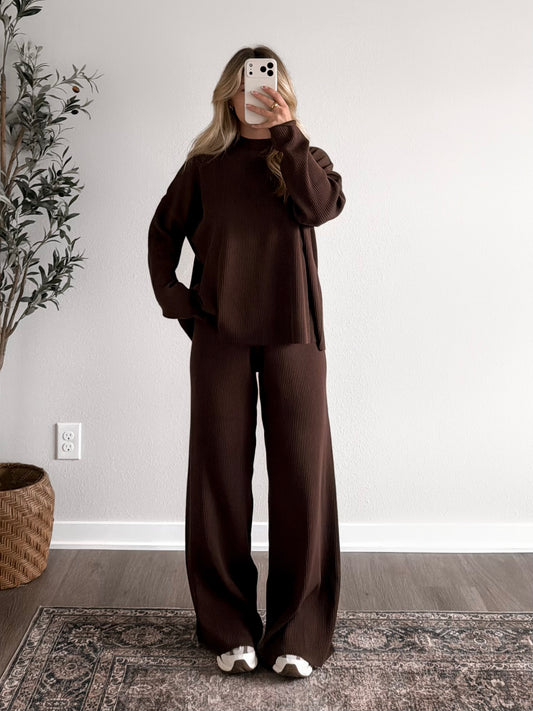 Stay Awhile Ribbed Pant Set / Brown (PREORDER: EST SHIP 8.31)