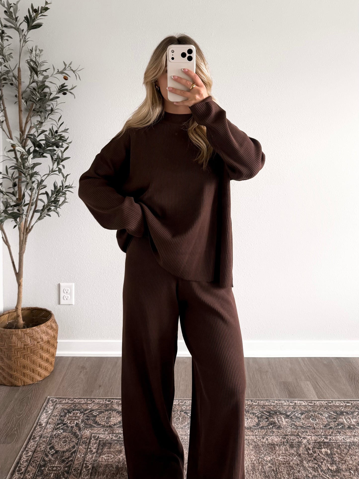 Stay Awhile Ribbed Pant Set / Brown (PREORDER EST SHIP 10.6)